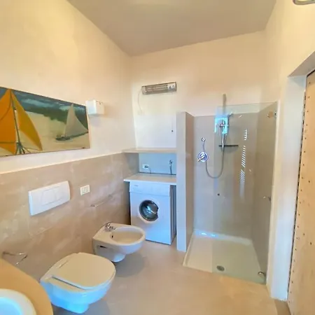 Apartment Lussuoso 120 Mq. Panoramico, Fronte Mare Con Due Grandi Terrazze Panoramiche, E Due Bagni Nel Centro Storico Di Vieste, Sulla Scogliera. *