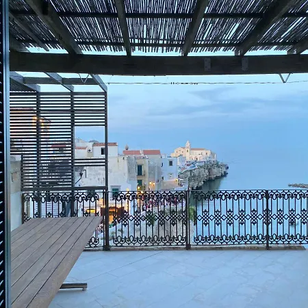 Apartment Lussuoso 120 Mq. Panoramico, Fronte Mare Con Due Grandi Terrazze Panoramiche, E Due Bagni Nel Centro Storico Di Vieste, Sulla Scogliera.