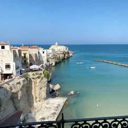 Apartment Lussuoso 120 Mq. Panoramico, Fronte Mare Con Due Grandi Terrazze Panoramiche, E Due Bagni Nel Centro Storico Di Vieste, Sulla Scogliera. *
